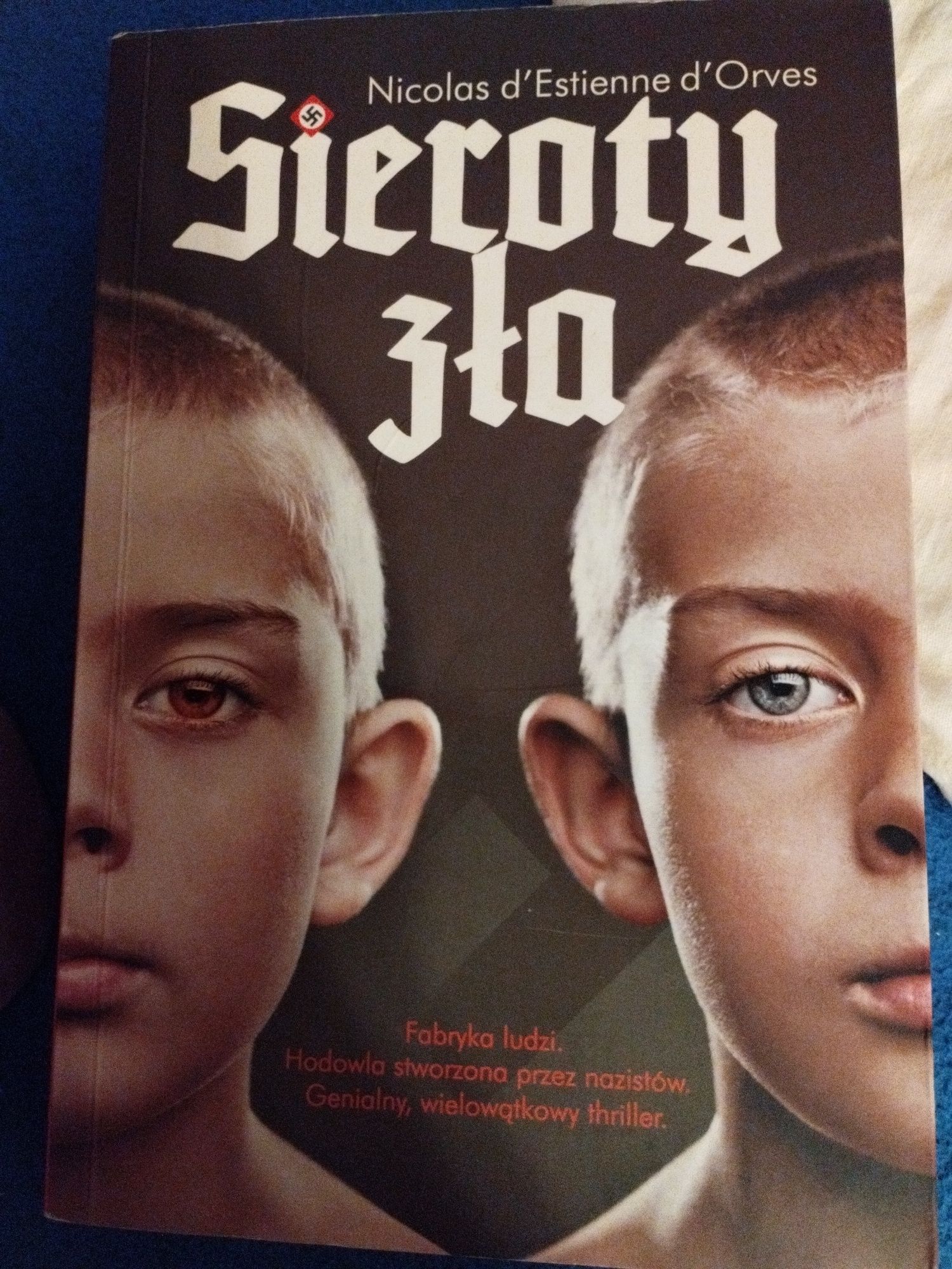 Sieroty zła Nicolas d'Estienne d'Orves