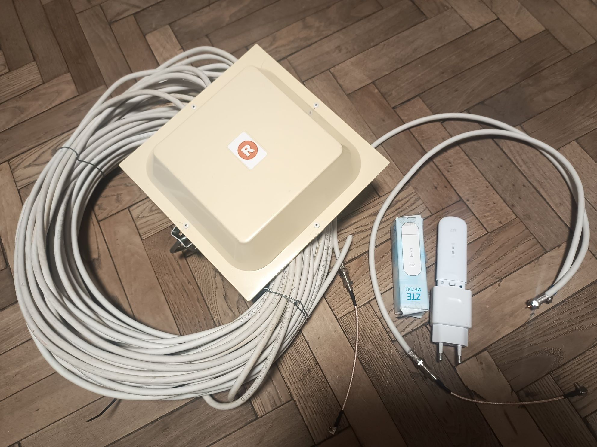 Роутер 4G антена Мі-МО+кабель 50м.Інтернет звязок ловить там де слабкі