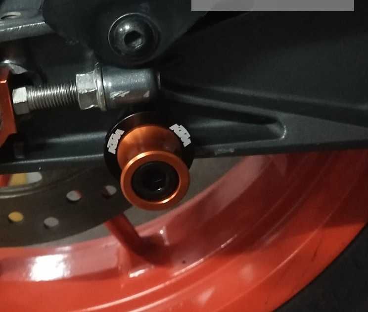 Упоры (втулки) в маятник  для установки мотоцикла на подкат KTM Honda