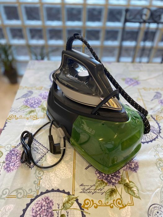 Ferro com Caldeira Rowenta DG8626F0 (NOVO c/ Garantia de 3 anos)