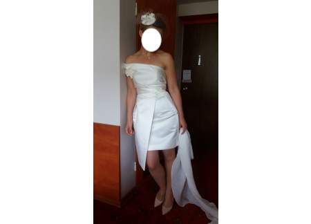Elegancka sukienka ślubna