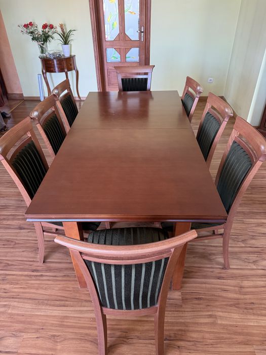 Stół rozkladany + 8 krzeseł lite drewno
