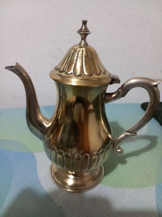 Comjunto de peças  decorativas  antigas em metal