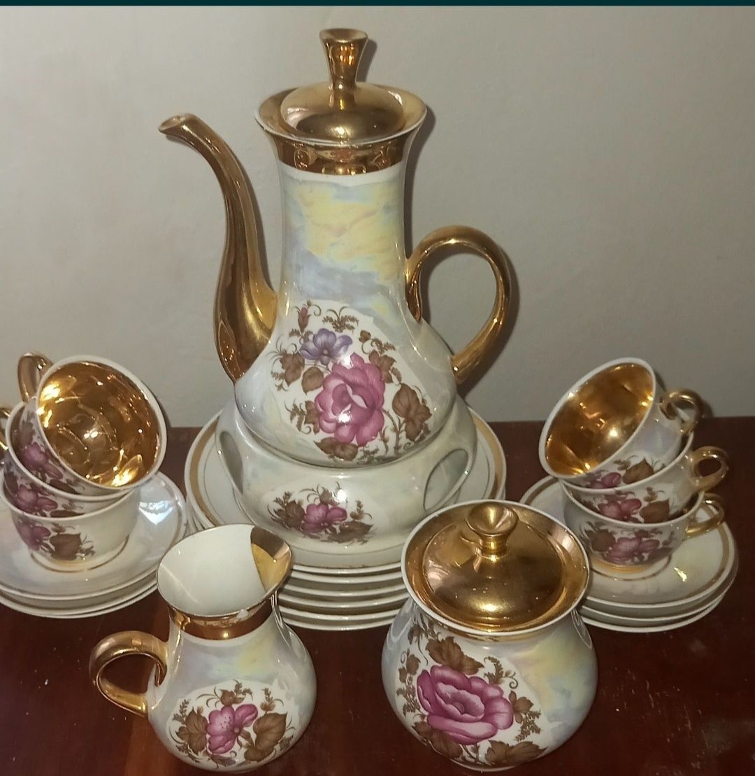 Сервізи фарфорні