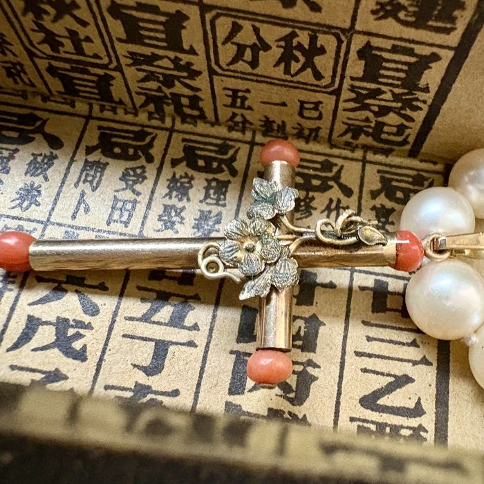 Biedermeier antyk krzyżyk wisiorek złoto koral 5 cm