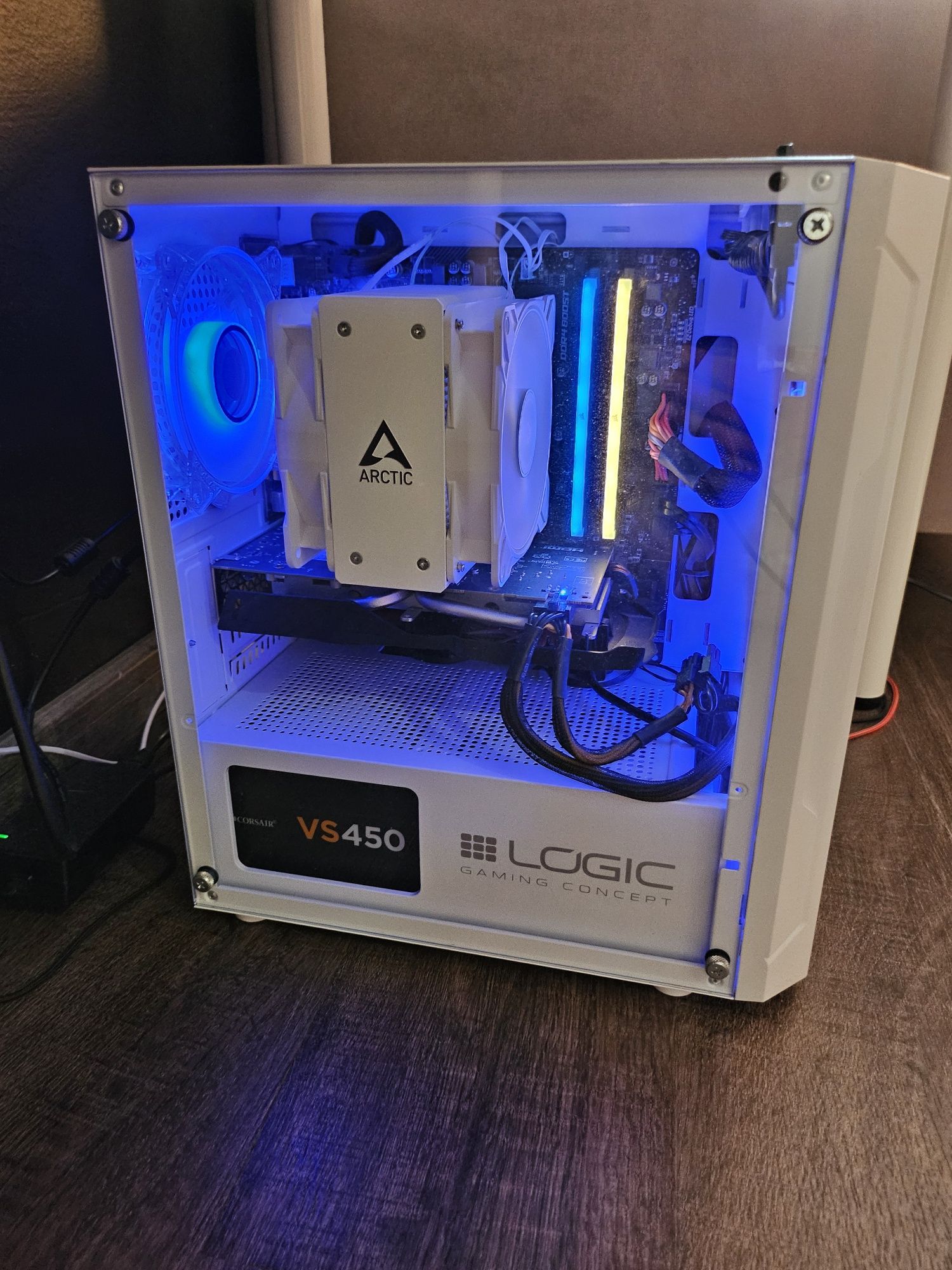 Komputer stacjonarny Ryzen 5 2600x, 16GB DDR4, DYSK 1,8TB, RX580 8GB
