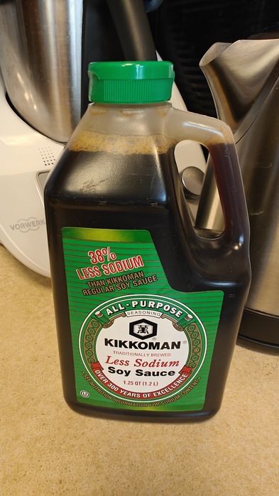 Sos sojowy Kikkoman 1,2 L ( 38% mniej sodu)
