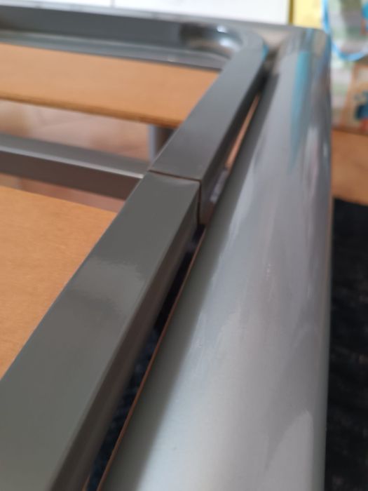 Cama para despachar completamente nova