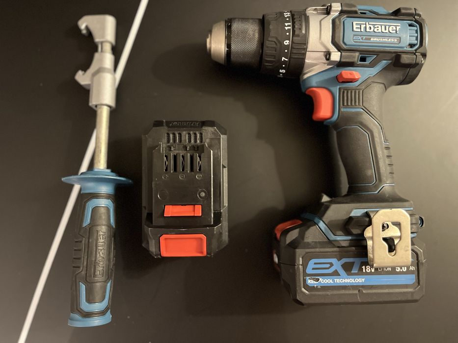 Wkretarko wiertarka Erbauer z szybka ladowarka i 2 aku 5Ah
