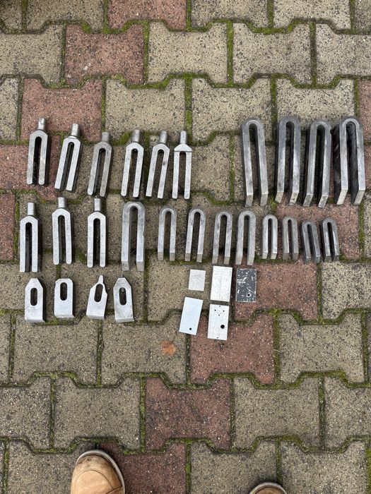 Zestaw jarzm mocujacych