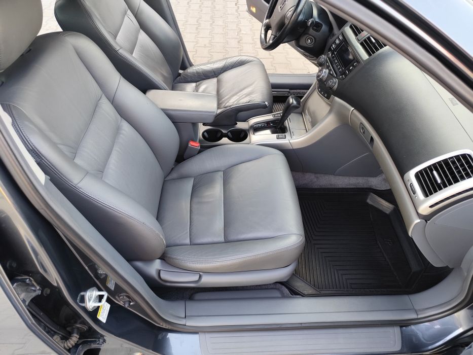 Продам Хонда аккорд гибрид