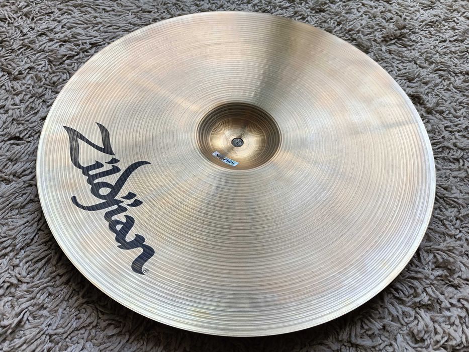 Talerz perkusyjny ZILDJIAN A AVEDIS FAST CRASH 16"