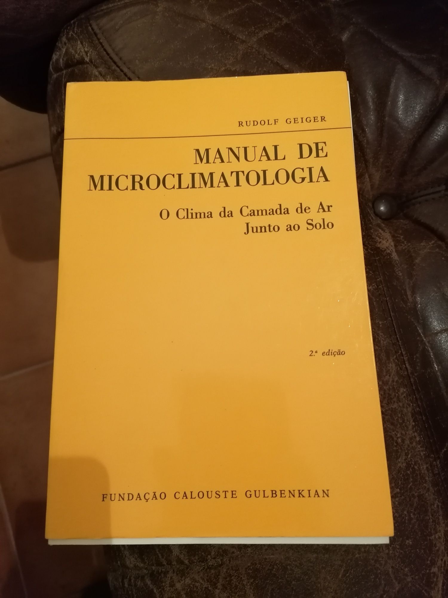 Livro "Manual de Microclimatologia " - FCG