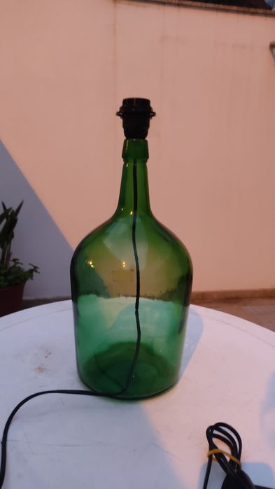 Candeeiro com garrafão