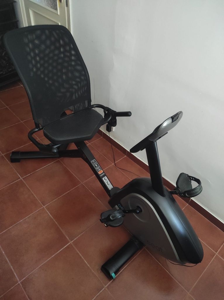 Bicicleta de Ginástica com Costas