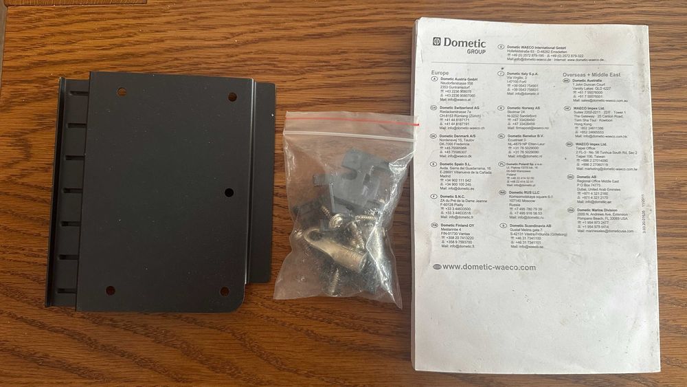 Przetwornica pełny sinus 1000W Dometic WAECO Perfect Power PP1004