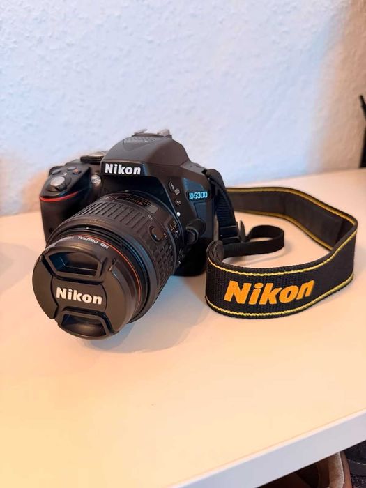Nikon D5300 + Obiektyw 15-55m i  torba