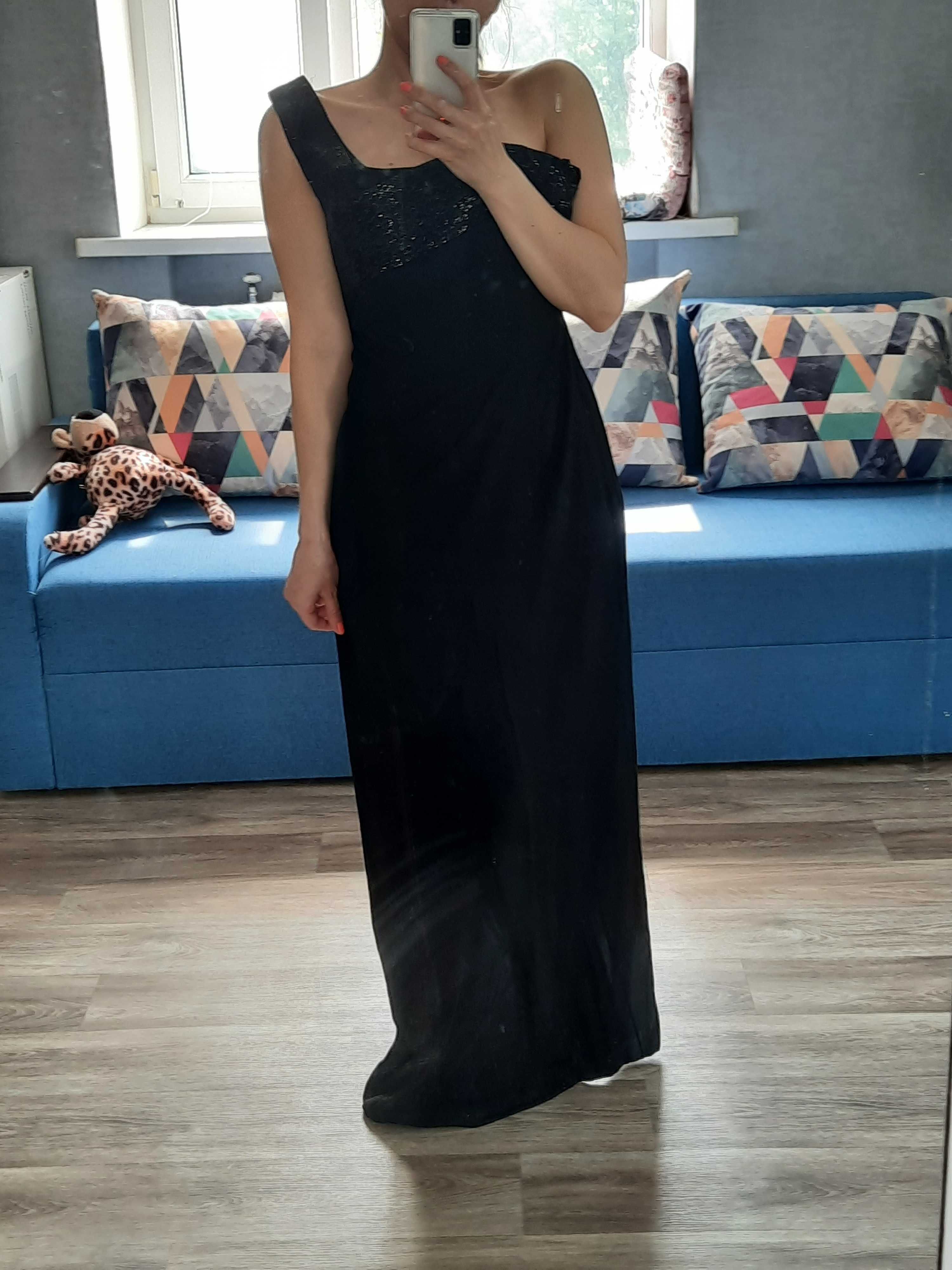 Длинное вечернее платье в пол черное макси на одно плечо М классика