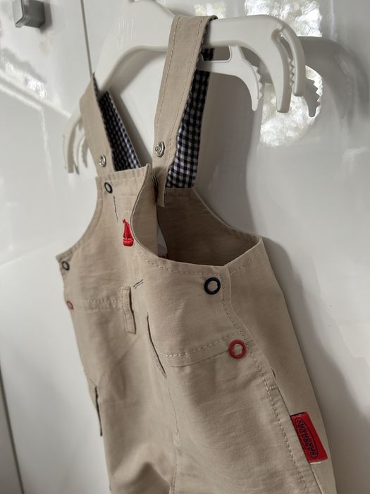 Spodenki dziecięce na szelkach r. 68 nowe