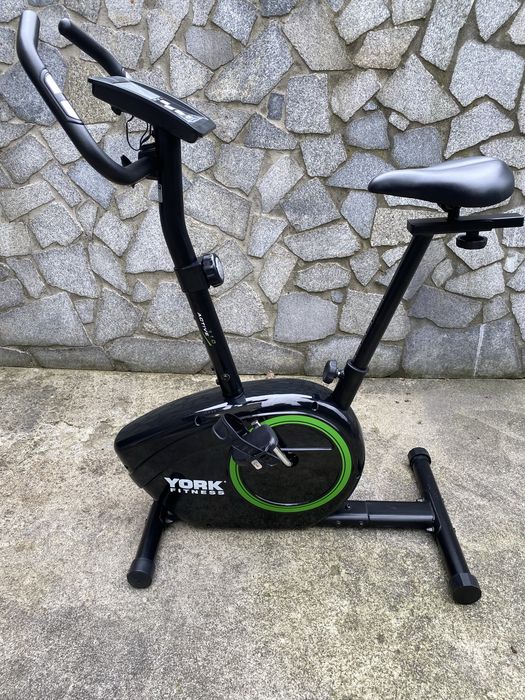 Treningowy rower stacjonarny York Active 110