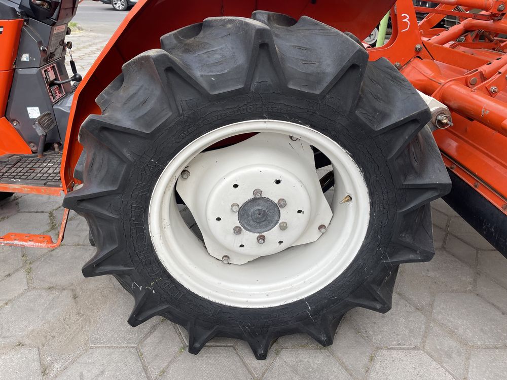 Kubota L1-275 японский мини-трактор