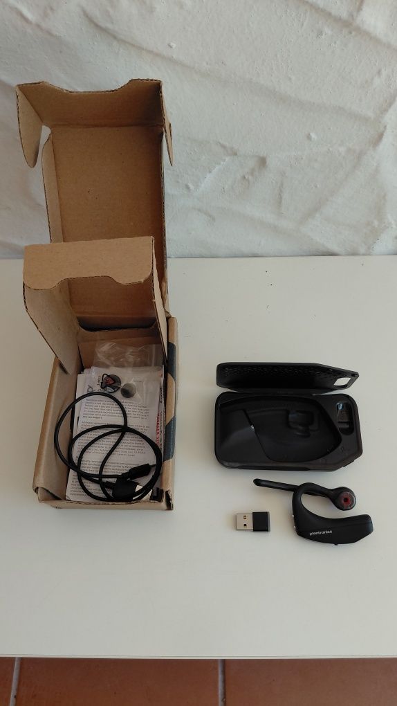 Auricular plantronics voyager 5200 UC ( telemóvel e pc)