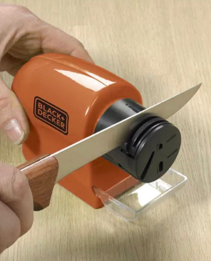 Ostrzałka elektryczna do noży lub nożyczek marki Black&Decker