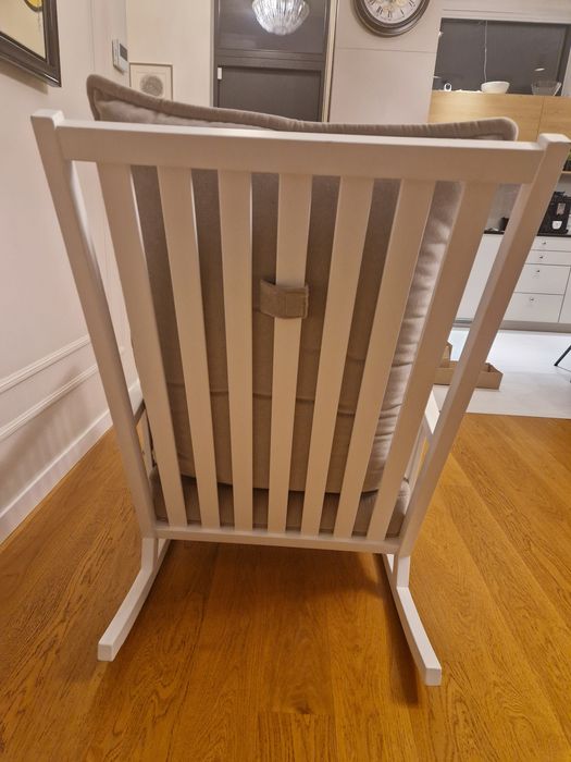 Duży fotel bujany - biała rama