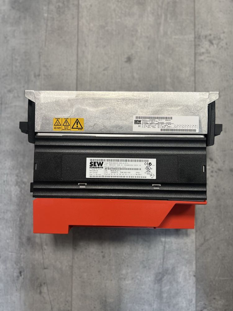 Falownik SEW EURODRIVE MDX61B0030-5A3-4-0T / L