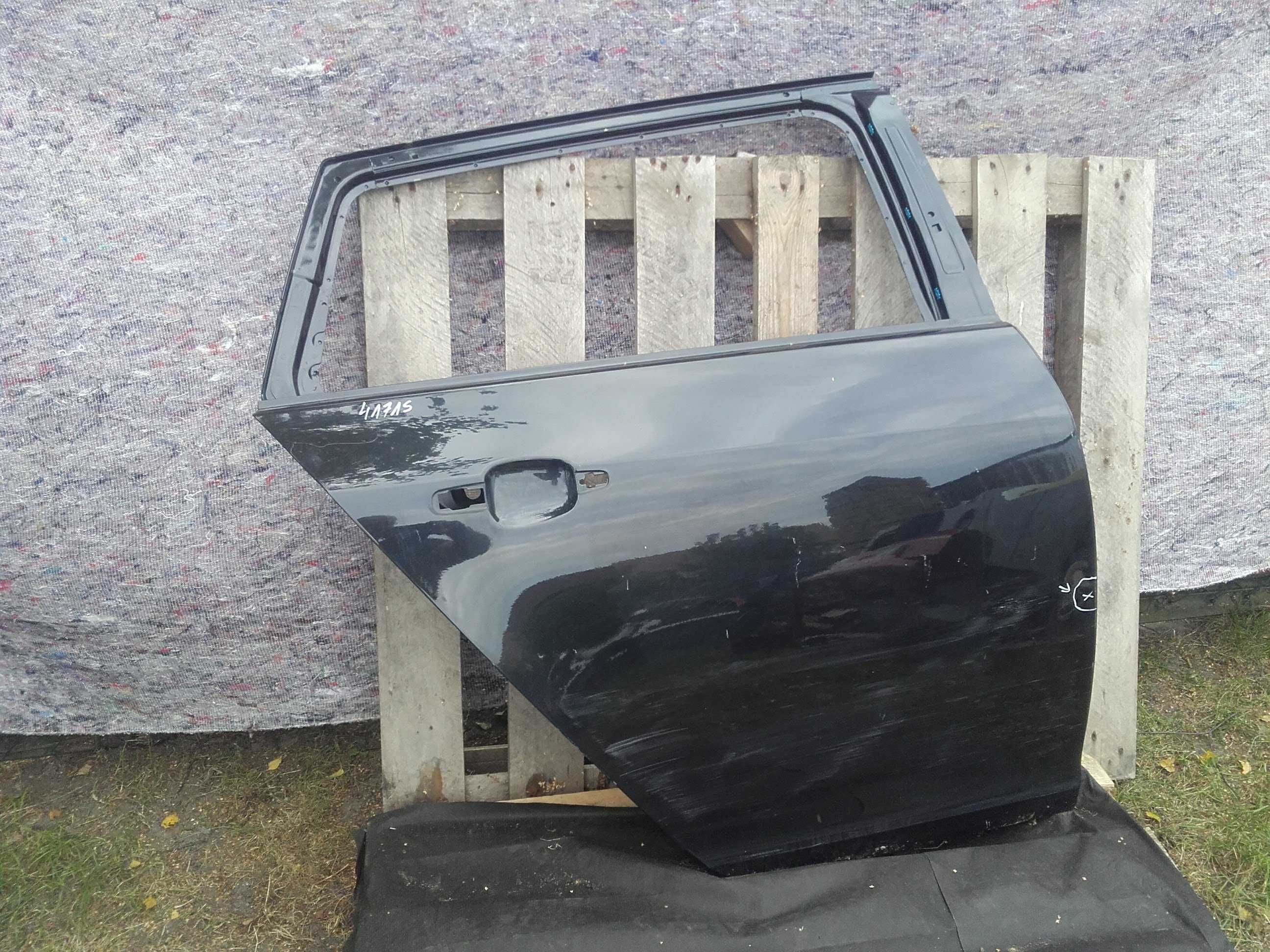 Drzwi tył prawe Opel Insignia A kombi 2008-> nr4171s