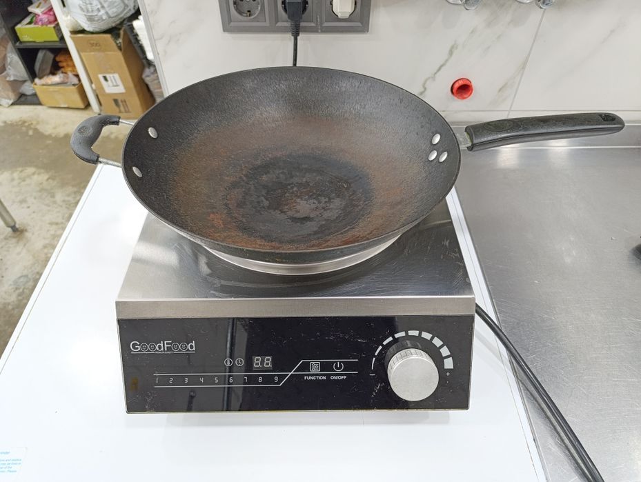 Індукційна плита Good Food IC35 Wok Prime зі сковорідкою