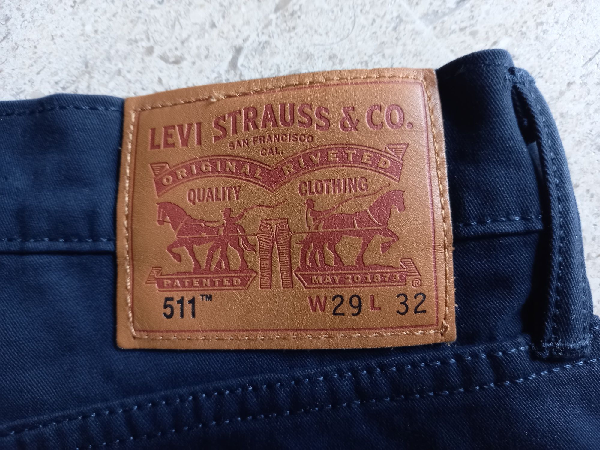 Levi's 511 W29 L32 azul escuro (novas)