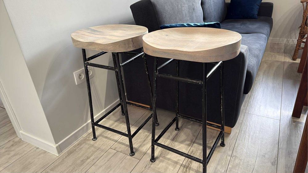 Sprzedam 2 hokery stsn idealny