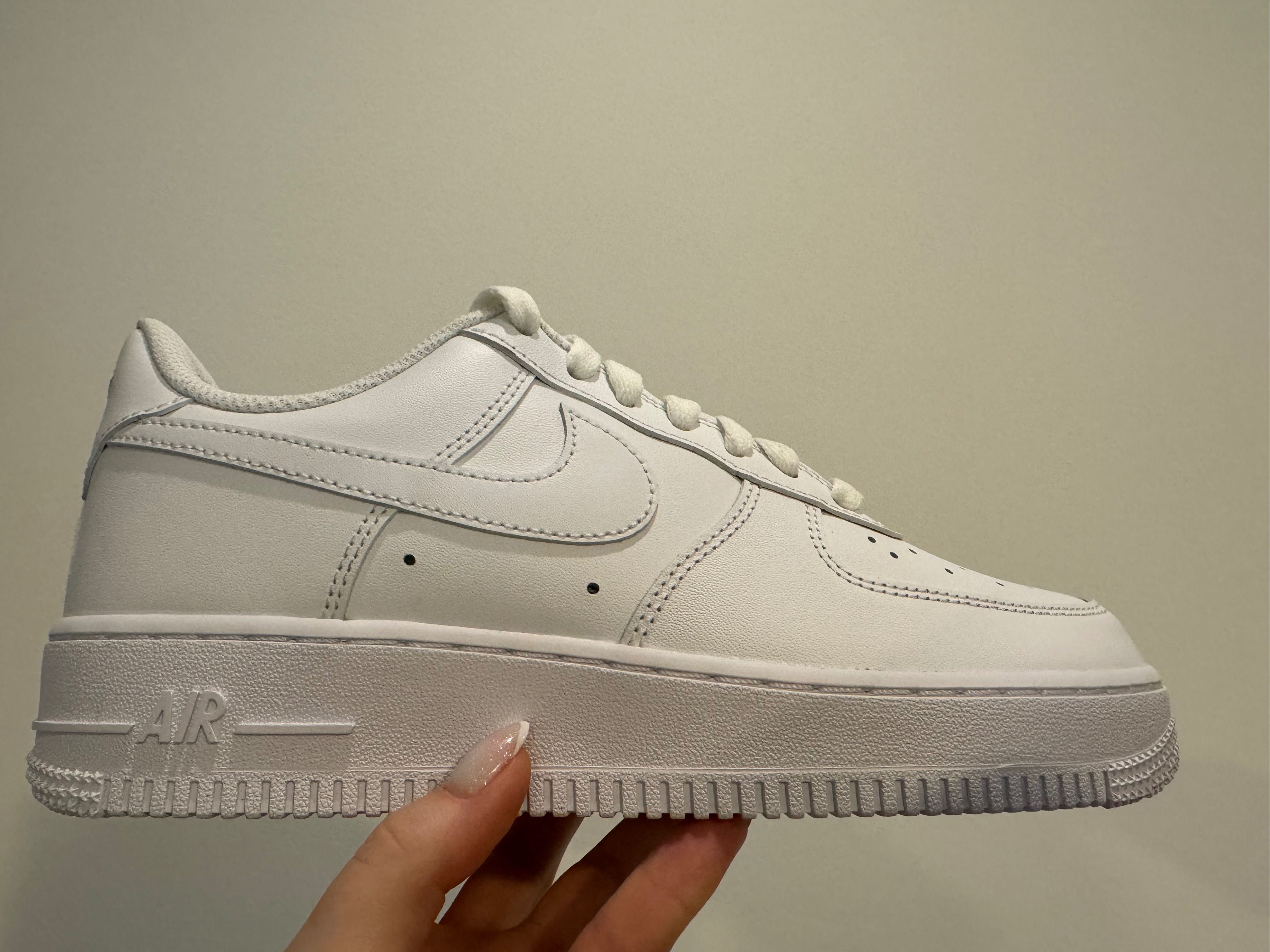 Buty Nike Air Force 1 Low '07 White r. 40