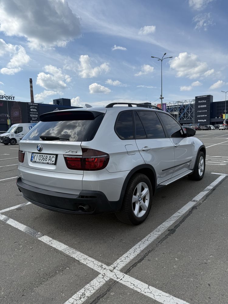 BMW X5 2008 e70.