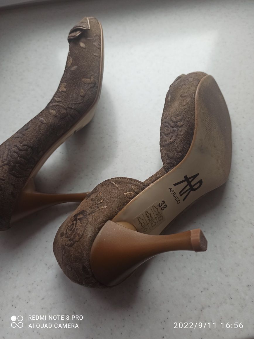 Buty damskie czółenka Arrado nr 38