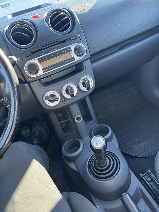 Mitsubishi colt 1.1 benz  2011 rok klima