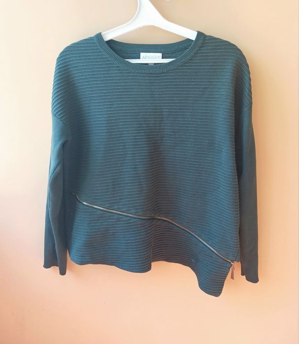 Темно зелена трикотажна кофтина 42 розміру