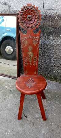 Cadeira antiga pintada portuguesa