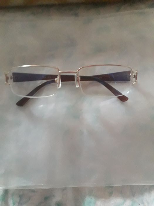 Продаются очки для дальнего зрения -1,5.