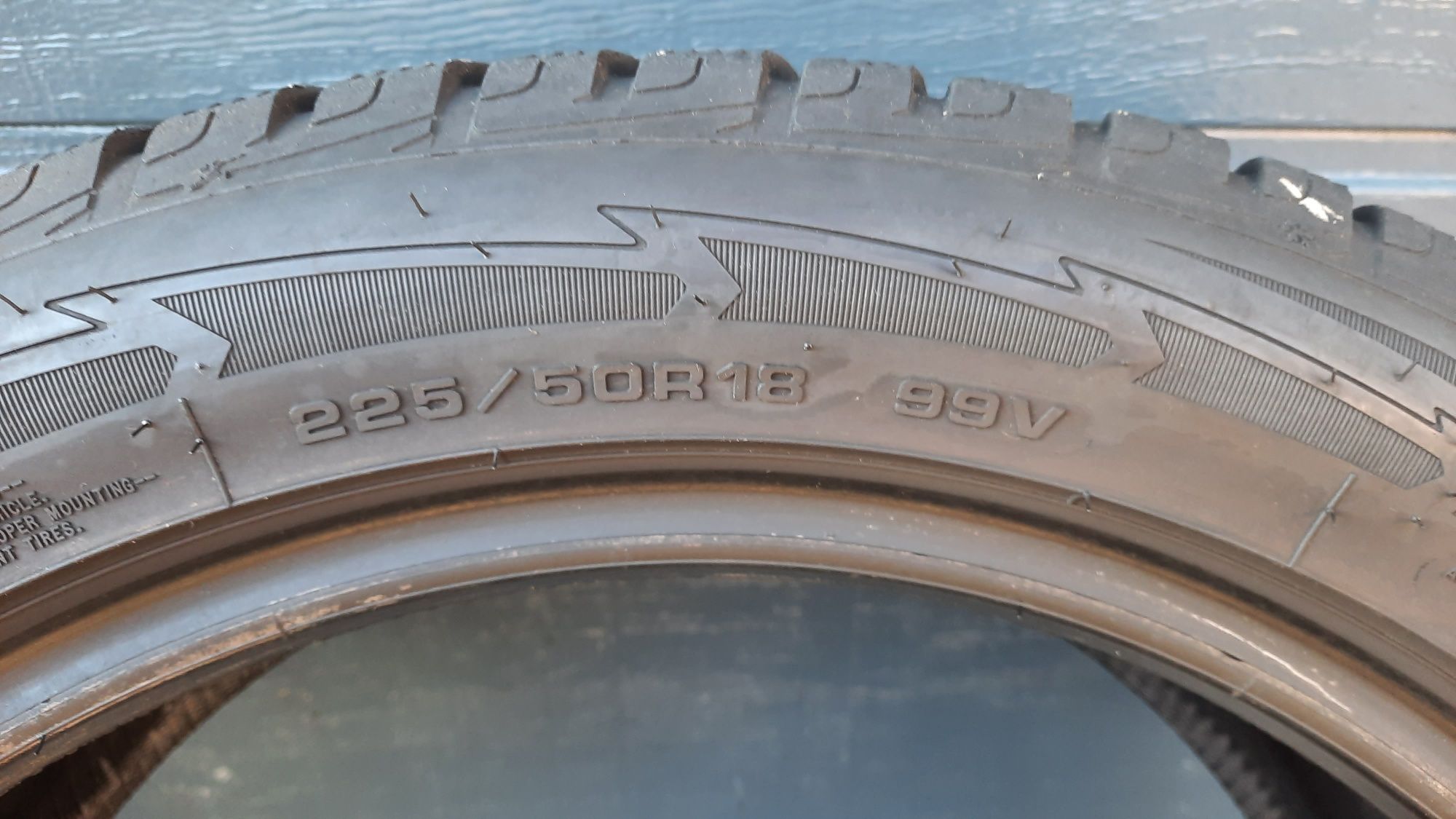 Goodyear 225/50 R18 UltraGrip 6 mm