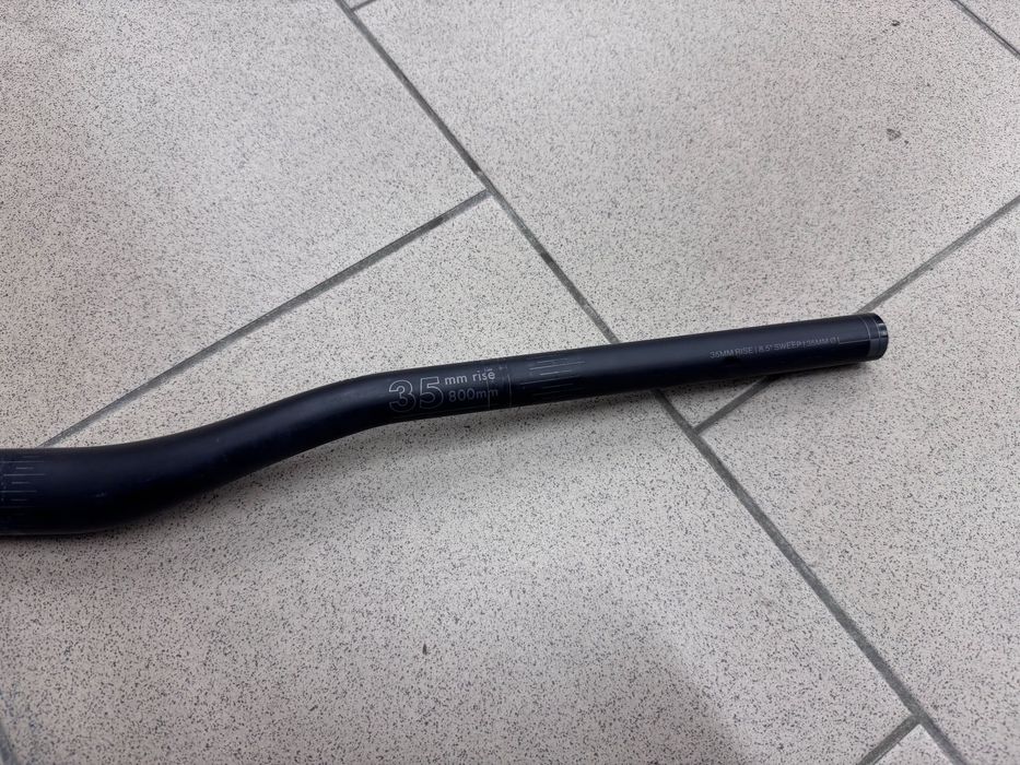 Kierownica Santa Cruz Riser Carbon Bars 780mm 35/35mm