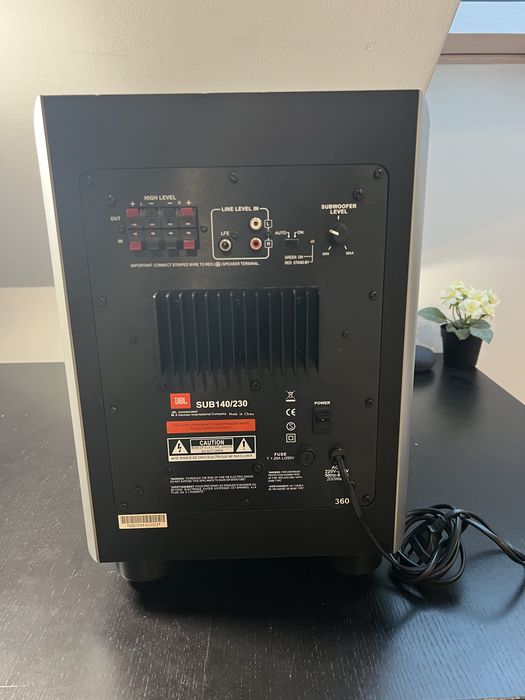 Subwoofer JBL SUB140/230