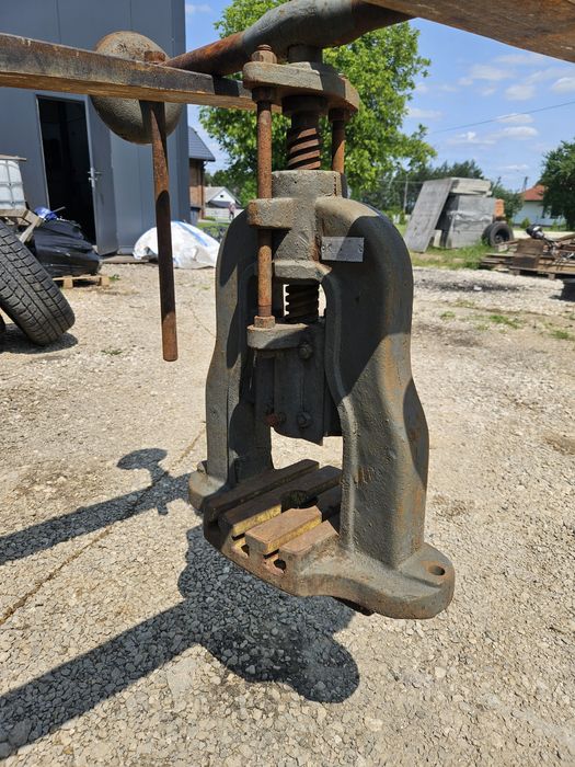 Prasa balansowa warsztatowa