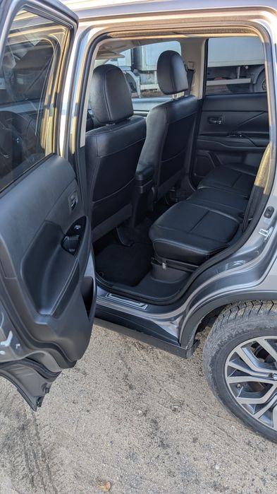 Mitsubishi Outlander 3