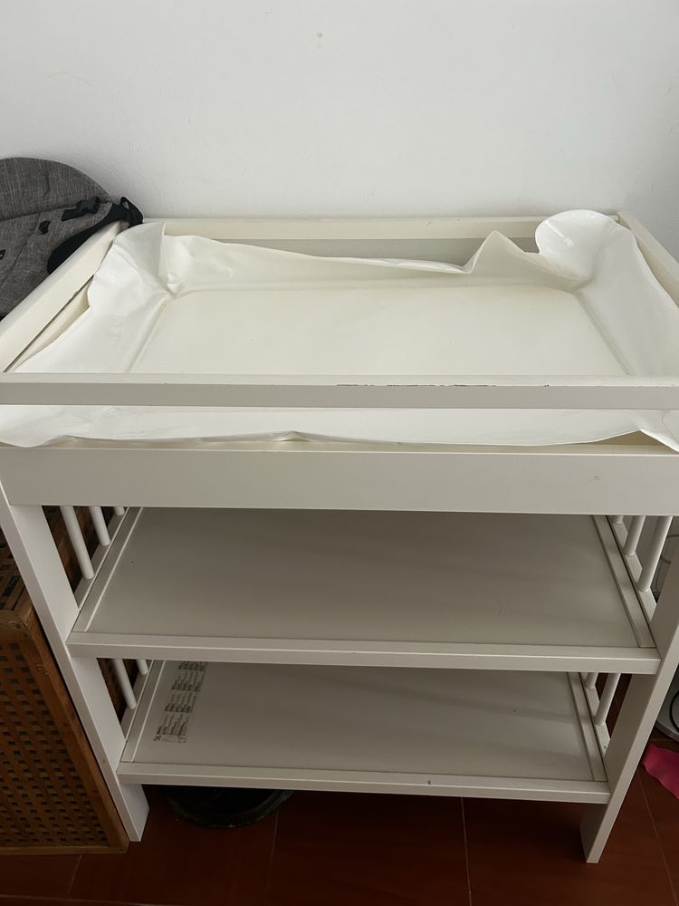 Trocador ikea em otimo estado