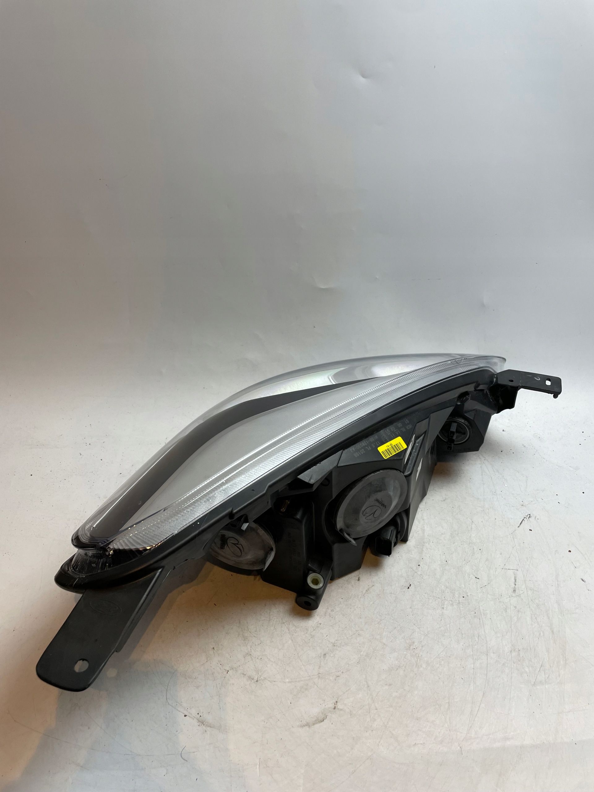 FORD FIESTA MK8 VIII Lampa lewa przednia zwykła