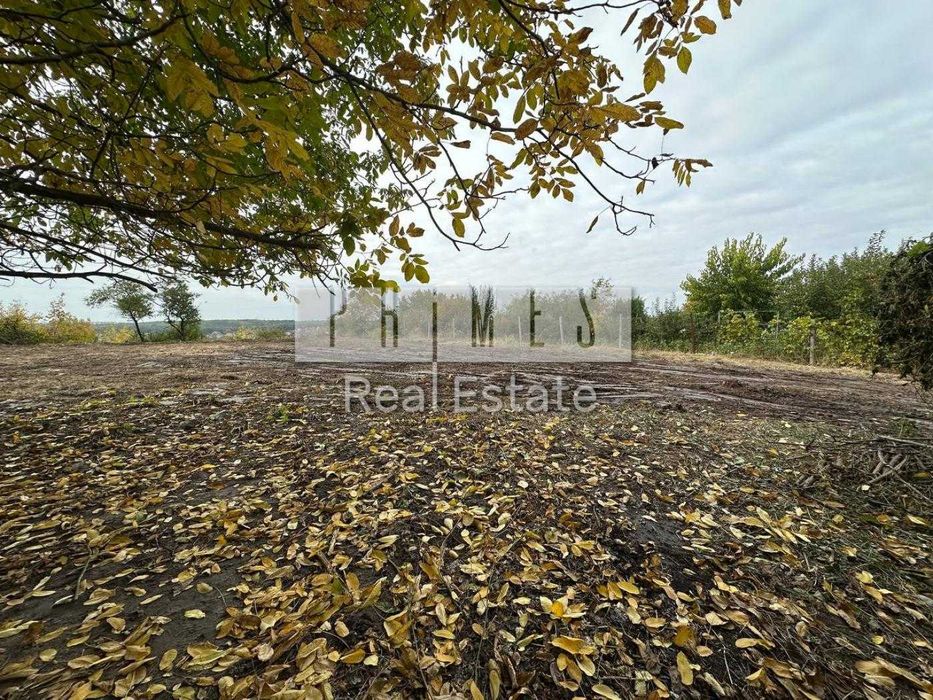 Пропонується земельна ділянка площею 28,11 соток у села Хотов