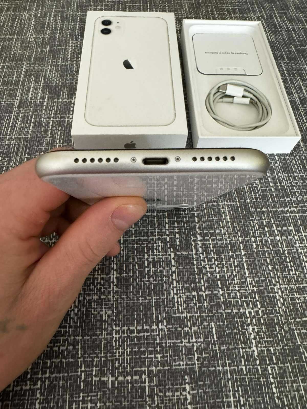 Sprzedam iPhone 11, 128