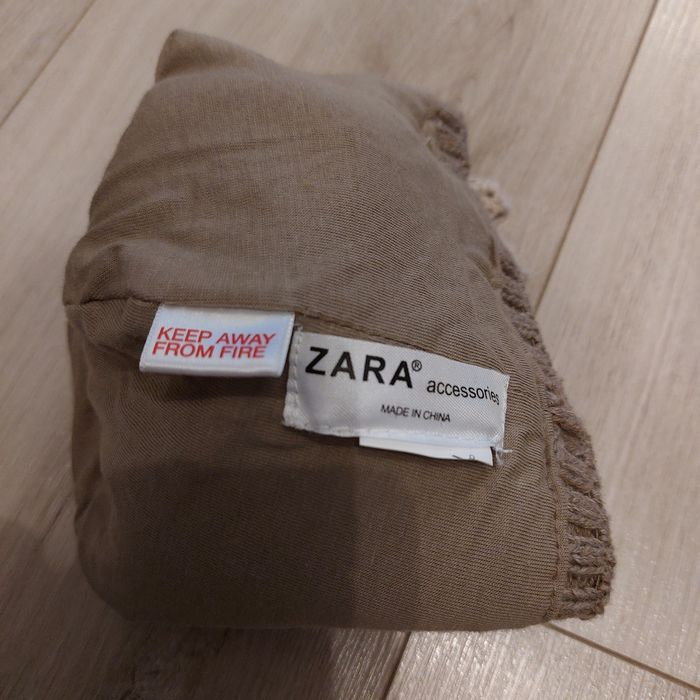 Beżowa czapeczka dziecięca Zara rozm. 1-6 miesięcy